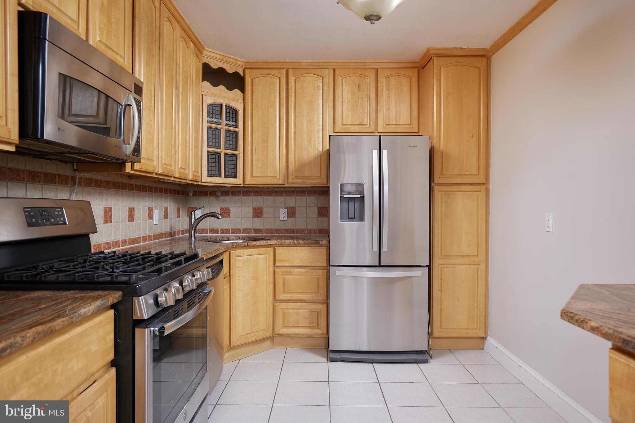 5101 River Road, Unit 1705 Bethesda, MD 20816 - Photo 8 of 33 Kitchen