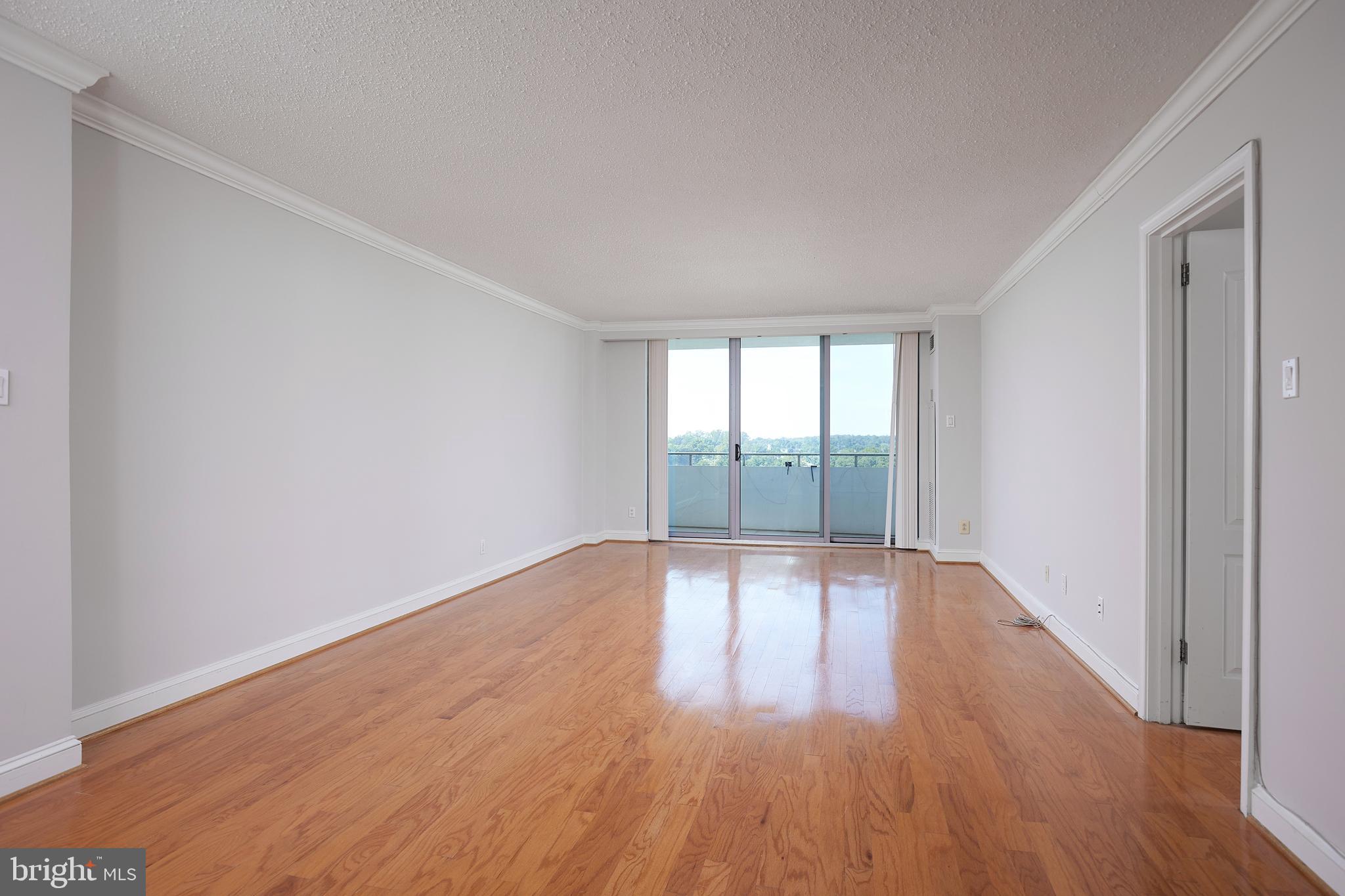 5101 River Road, Unit 1705 Bethesda, MD 20816 - Photo 10 of 33 Living Room