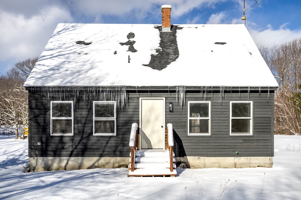 66 Minott Road Westminster, MA 01473 - Photo 3 of 41 a view of a terrace with a couch
