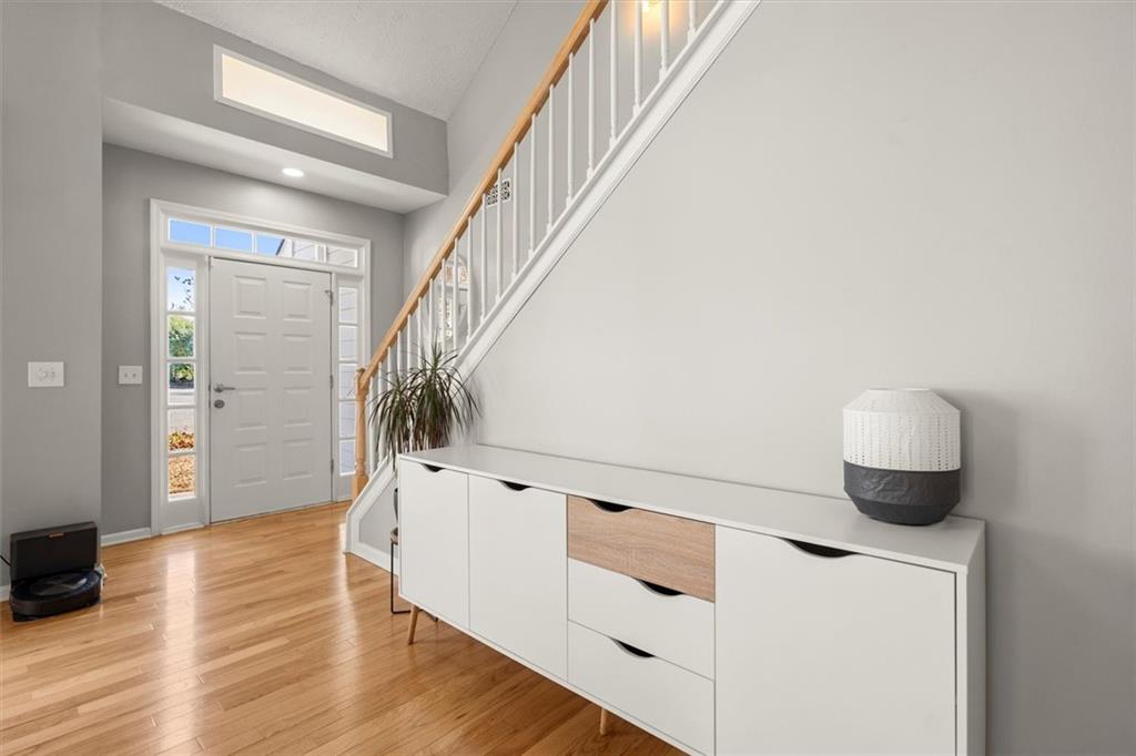 350 Riversong Way Alpharetta, GA 30022 - Photo 9 of 48