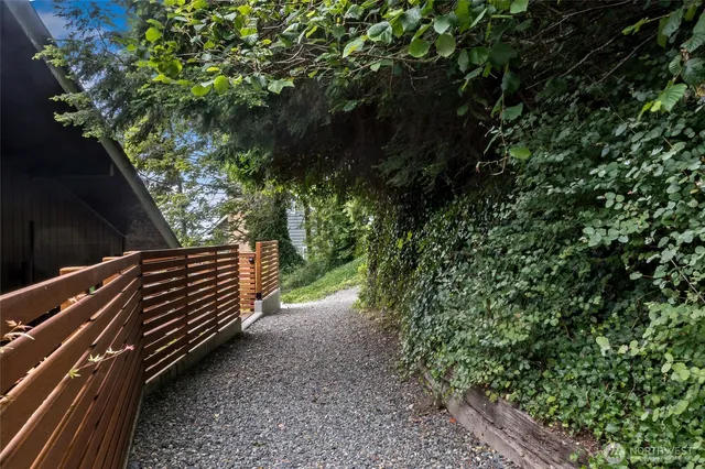 $525,000 | 26409 7th Avenue South, Des Moines, WA 98198