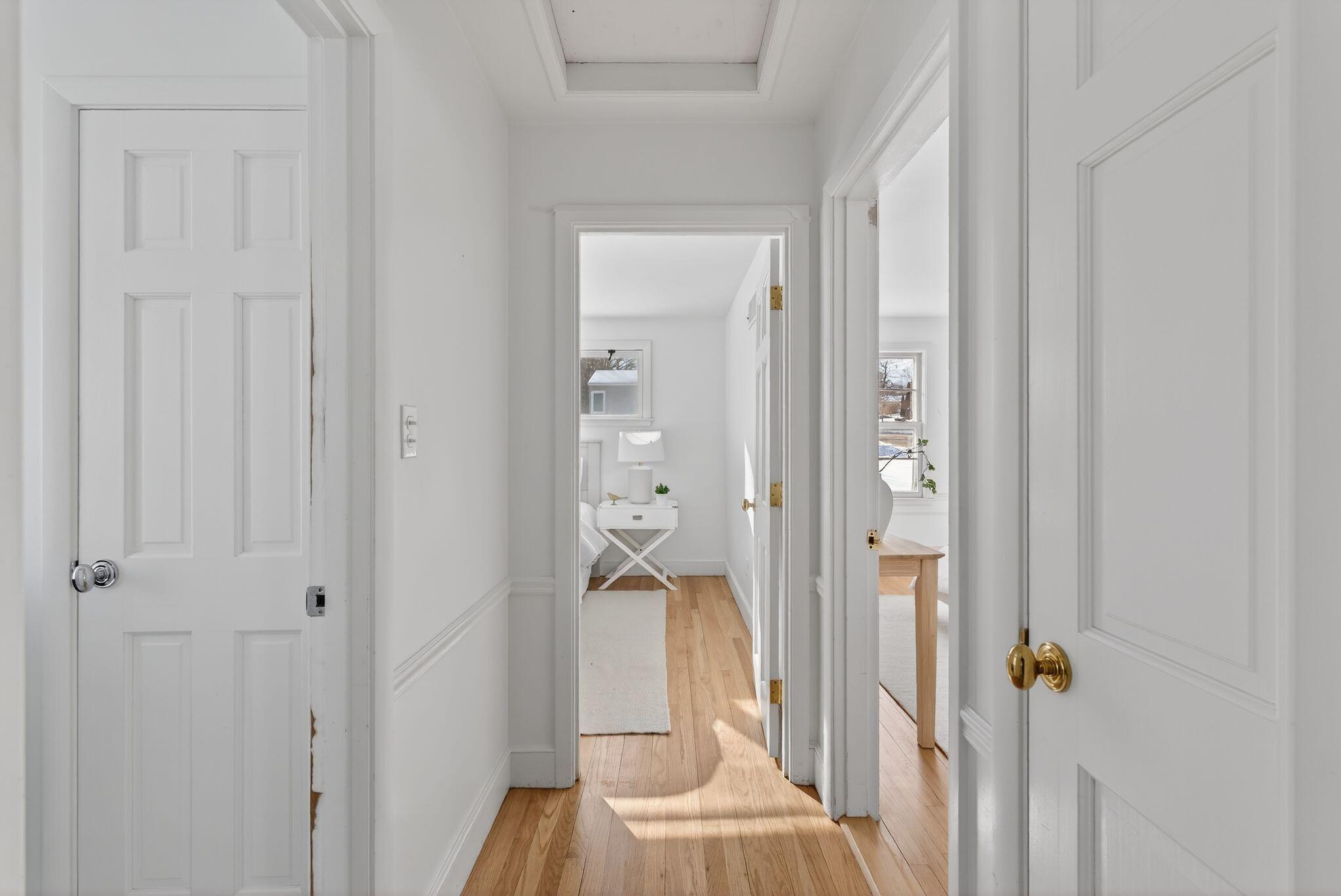 7 Wabun Road Cape Elizabeth, ME 04107 - Photo 14 of 33 Hallway