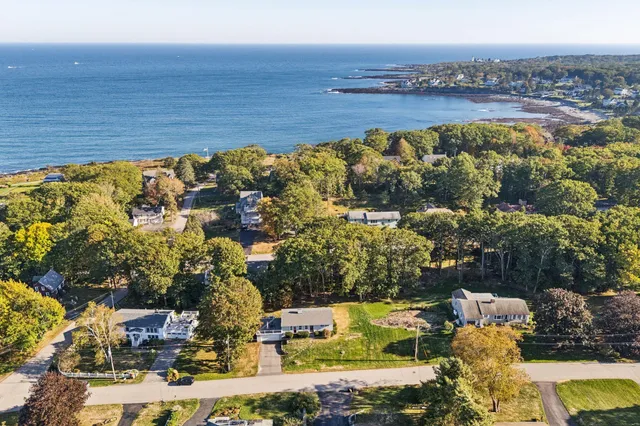 $850,000 | 7 Wabun Road, Cape Elizabeth, ME 04107