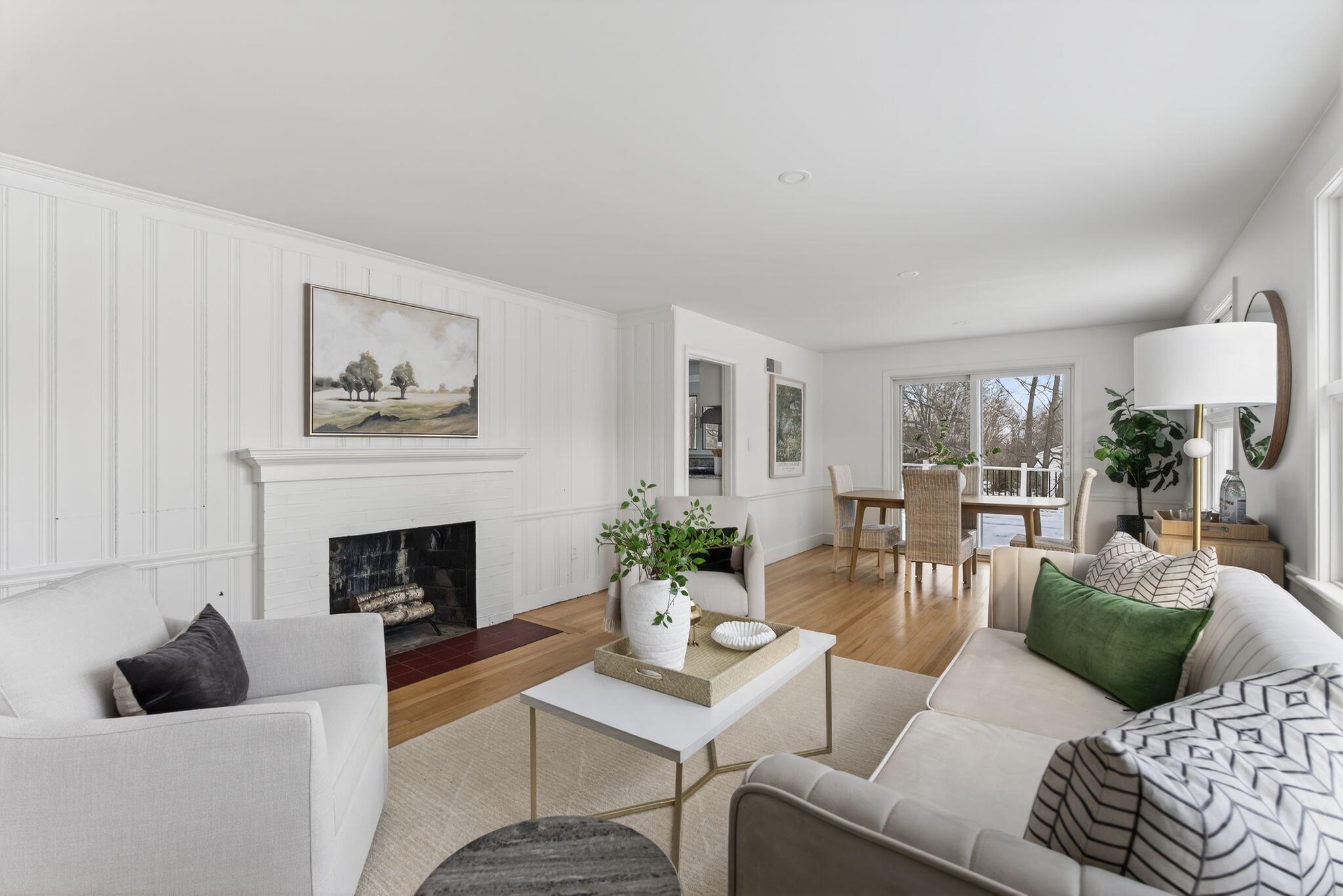 7 Wabun Road Cape Elizabeth, ME 04107 - Photo 3 of 33 Living Room