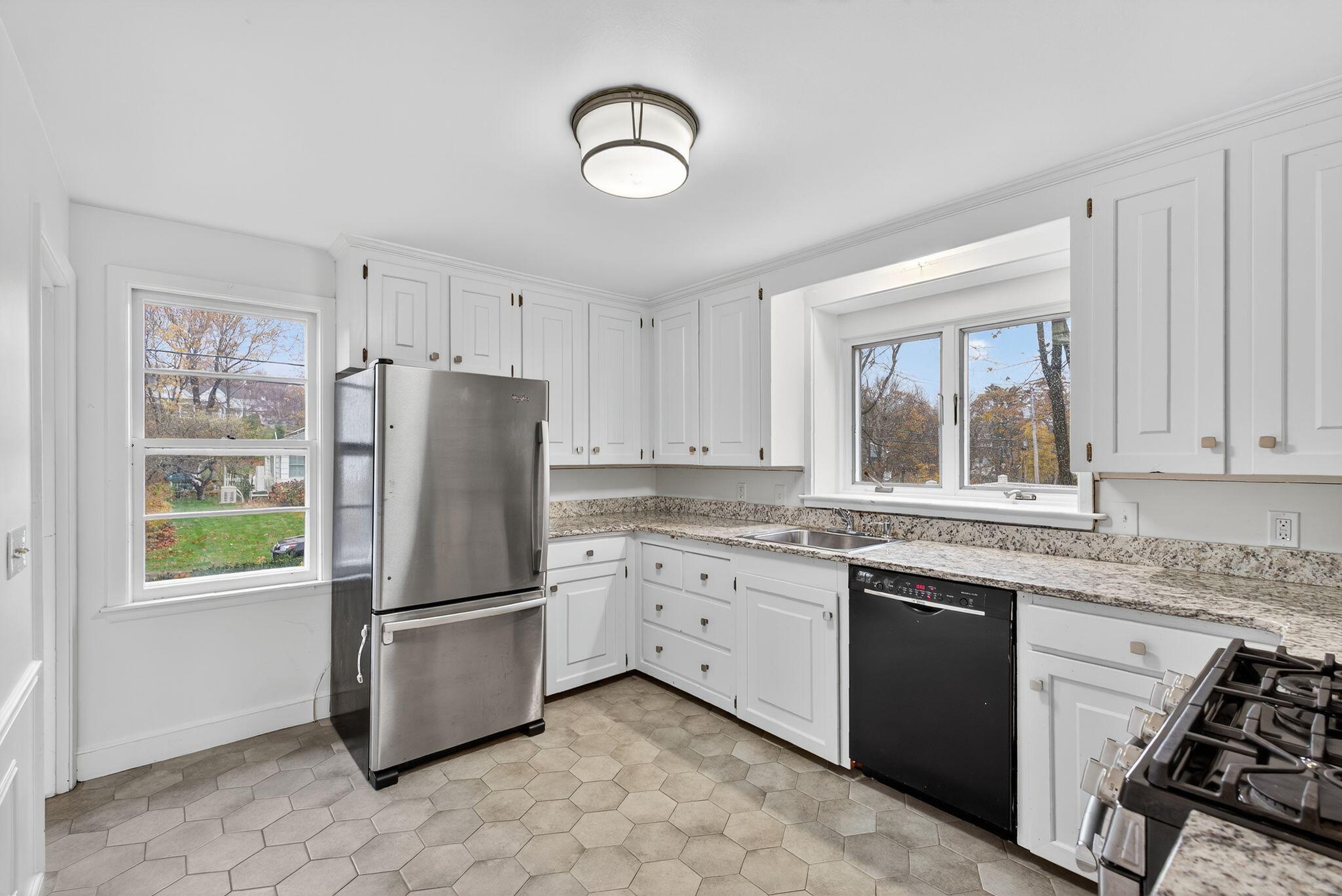 7 Wabun Road Cape Elizabeth, ME 04107 - Photo 7 of 26 Kitchen