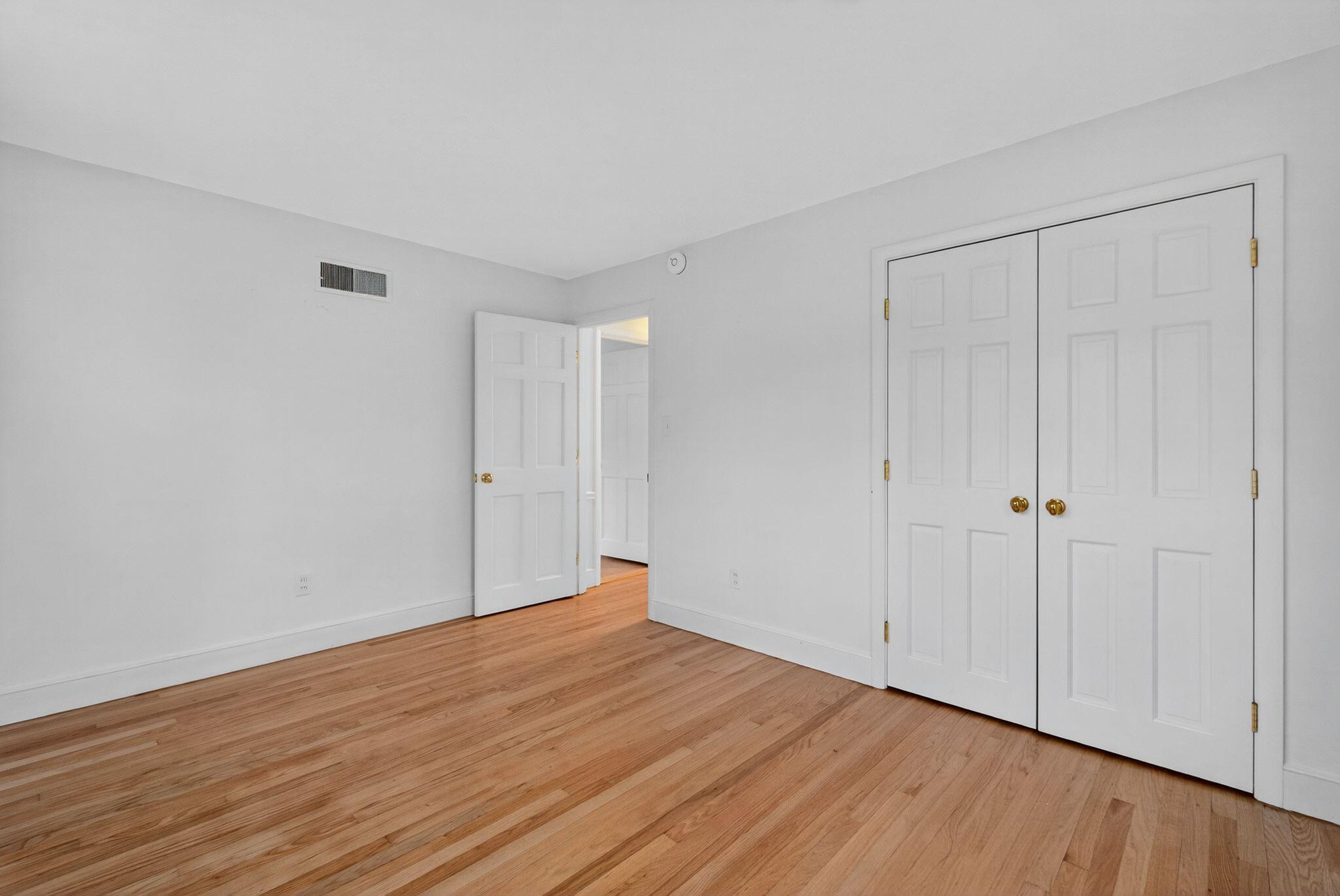 7 Wabun Road Cape Elizabeth, ME 04107 - Photo 9 of 26 Bedroom 1