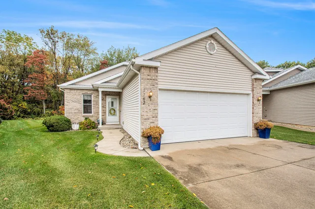 $299,999 | 2762 Sugarberry Lane, Niles, MI 49120