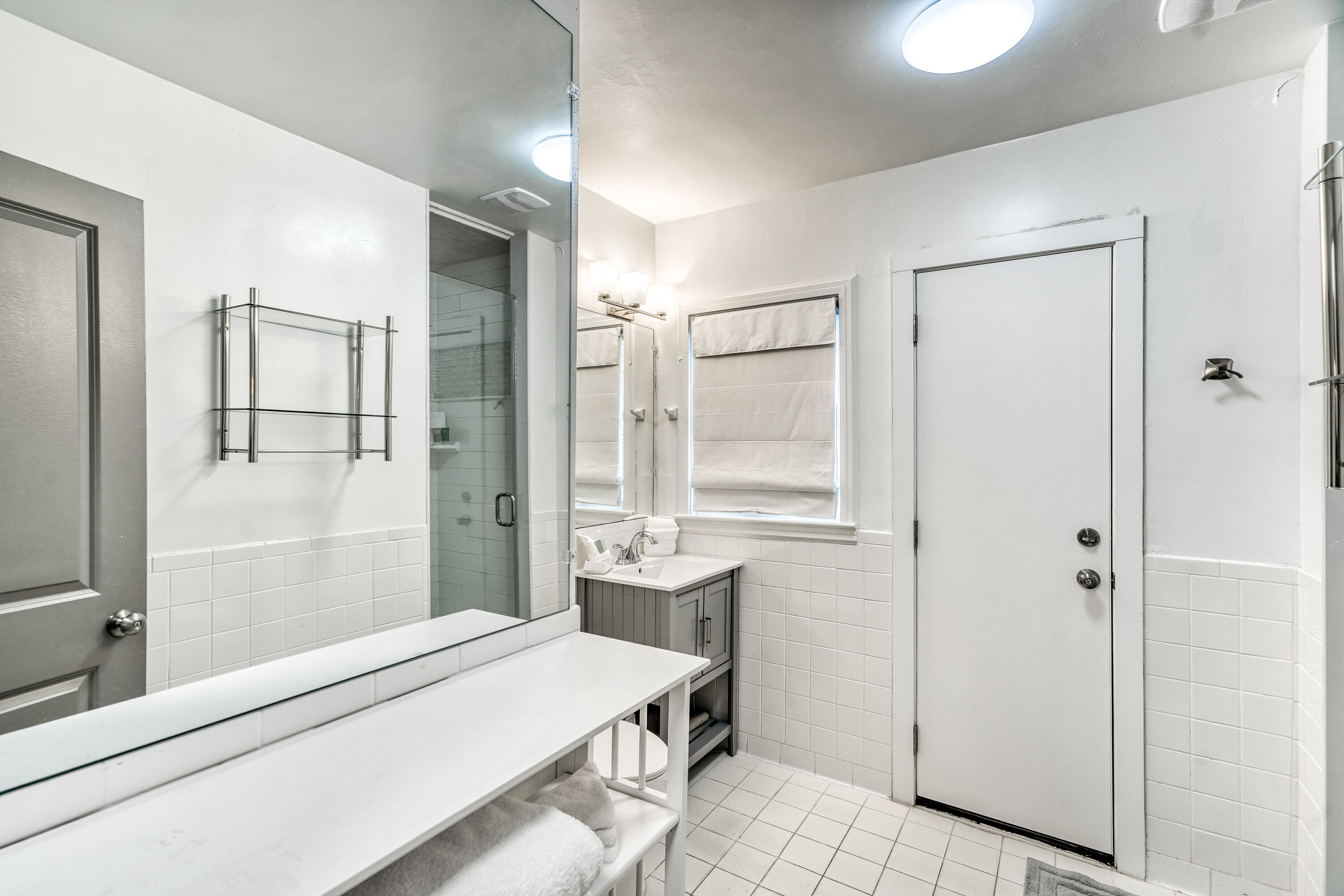 2912 East County Highway 30A Santa Rosa Beach, FL 32459 - Photo 15 of 43 a room with a bed and a table