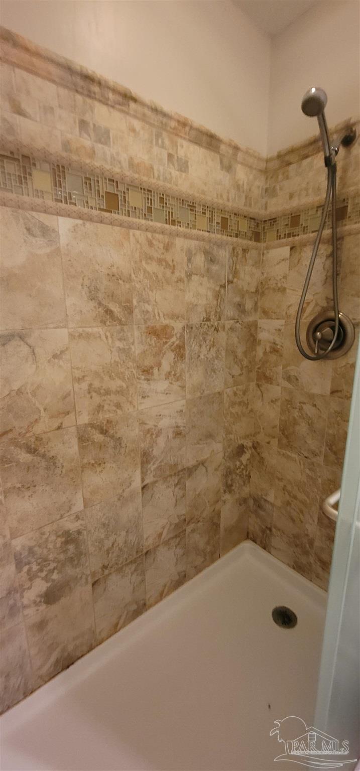 7370 Frank Reeder Road Pensacola, FL 32526 - Photo 8 of 29 Lovely Tile Shower