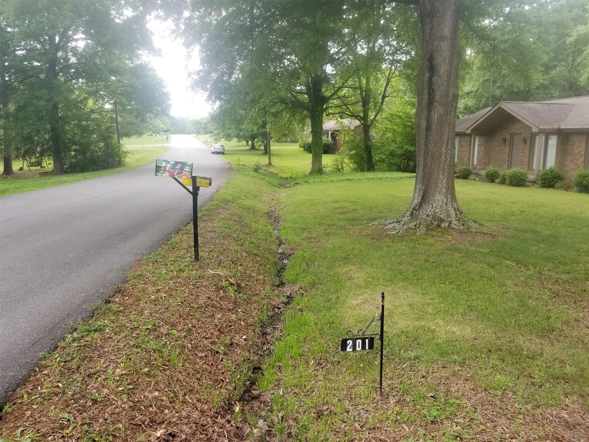 201 Sam Davis Drive Springfield, TN 37172 - Photo 9 of 11