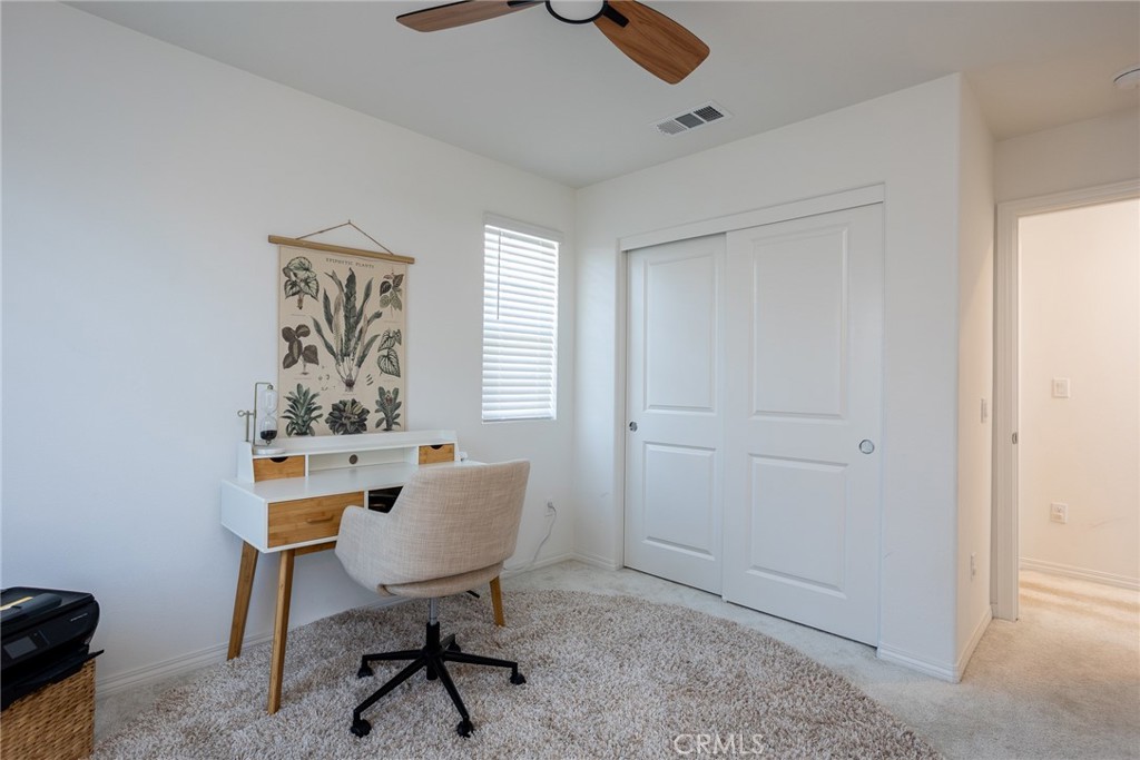 2467 Gunner Ridge Way Rialto, CA 92377 - Photo 14 of 38
