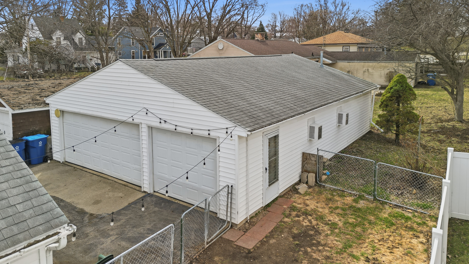 318 Spruce Street Dixon, IL 61021 - Photo 2 of 25