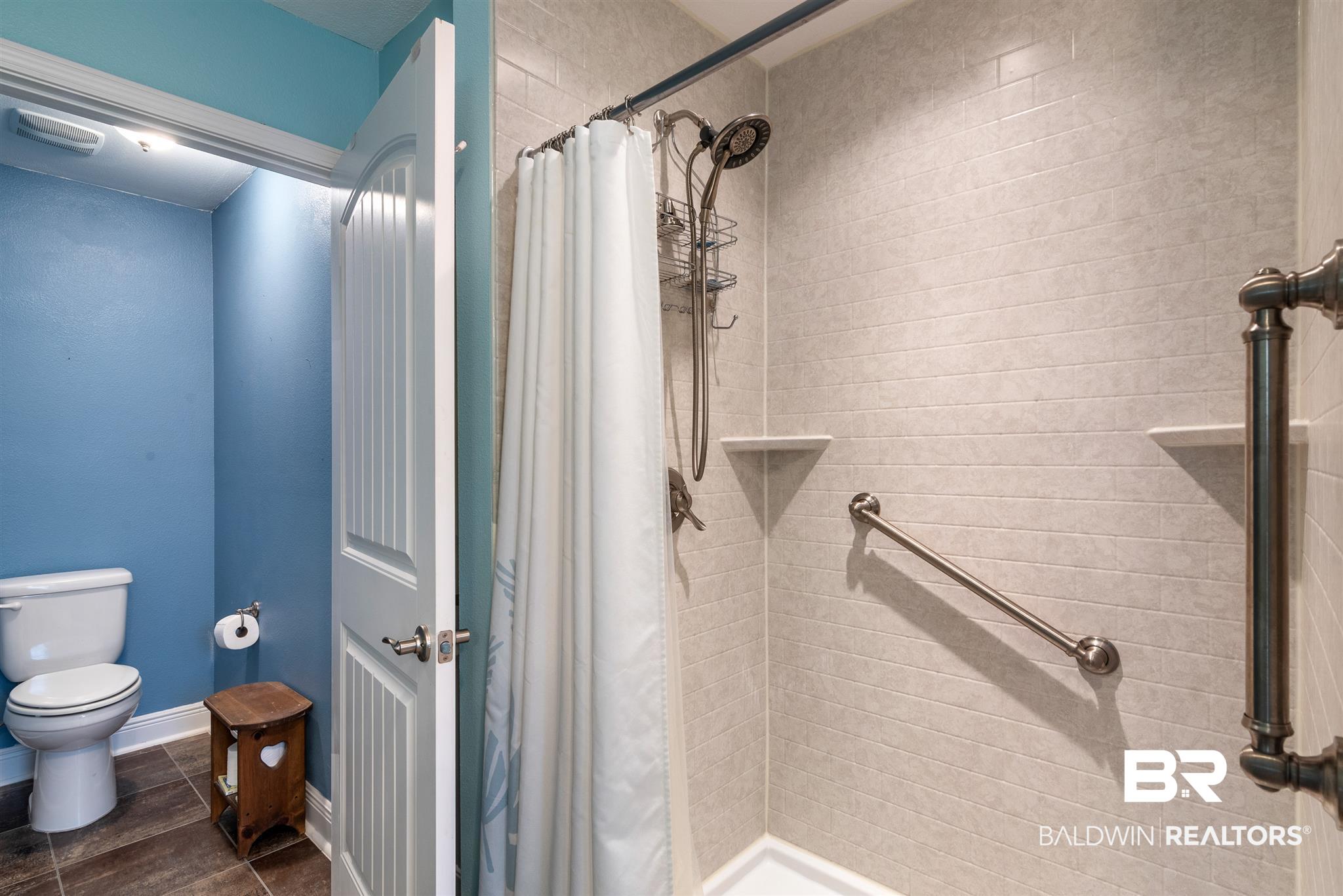 1701 Firefly Lane Foley, AL 36535 - Photo 28 of 37 Handicap shower & private
