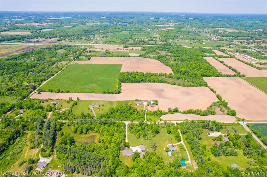 5851 Lippincott Road Lapeer, MI 48446 - Photo 8 of 44