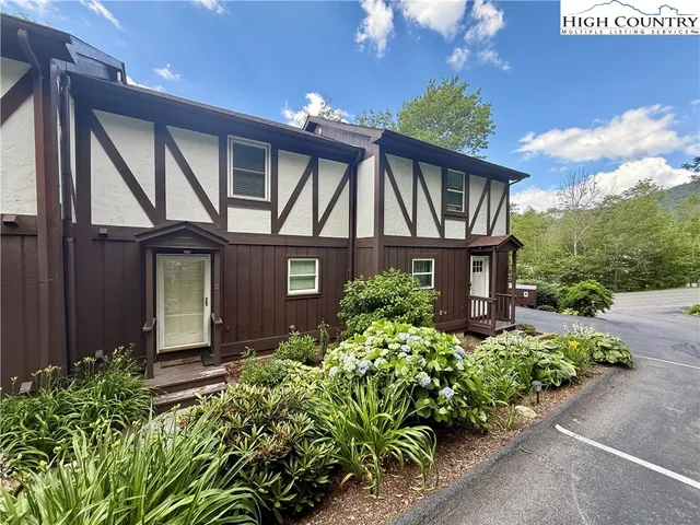 $327,000 | 174 Grouse Moor Drive, Unit 2, Sugar Mountain, NC 28604