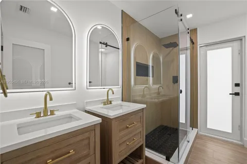 $1,025,000 | 5641 Northeast 21st Avenue, Fort Lauderdale, FL 33308