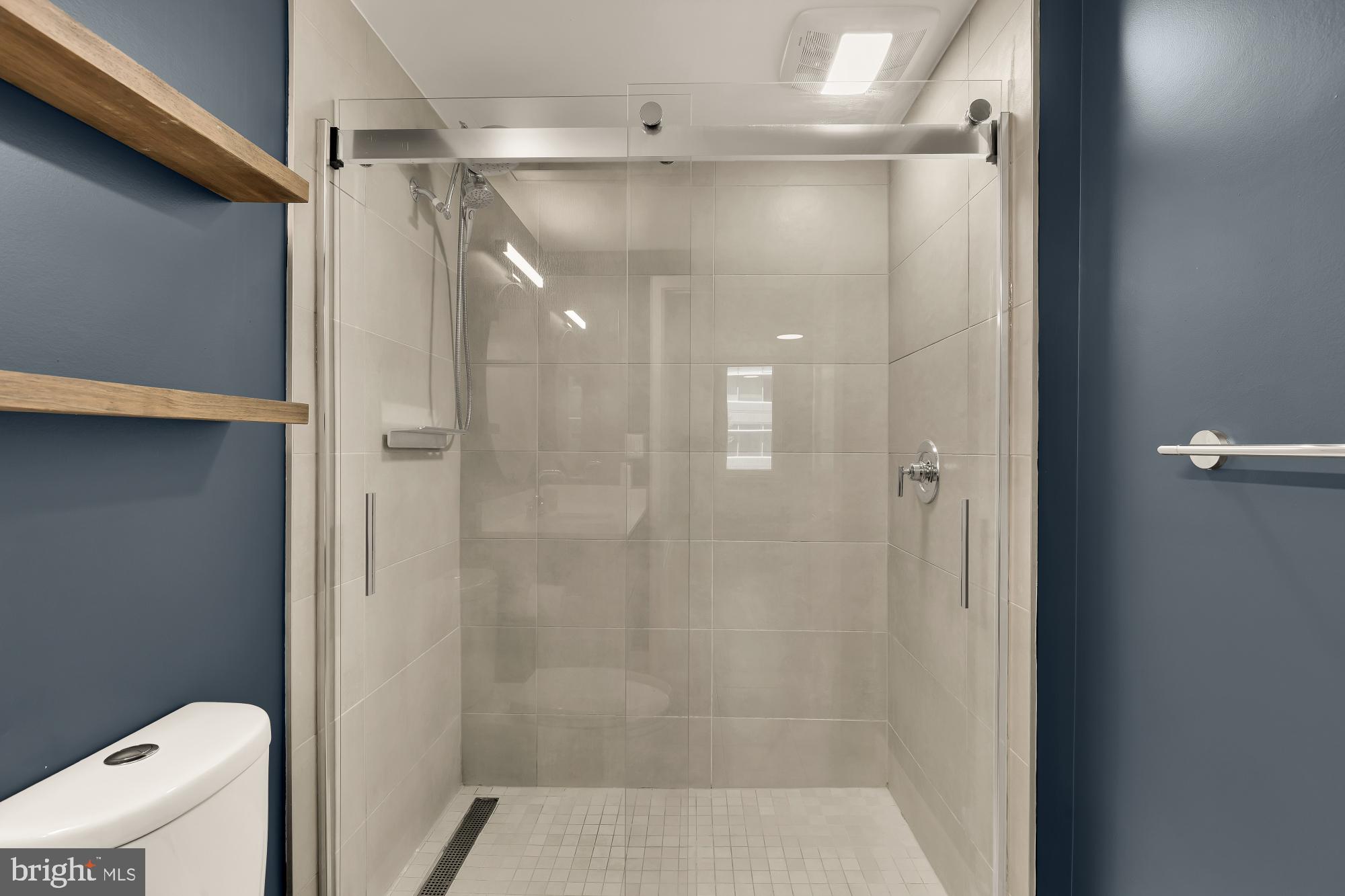 37 L Street Southeast, Unit 301 Washington, DC 20003 - Photo 23 of 37