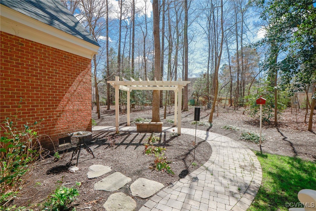107 Muirfield Williamsburg, VA 23188 - Photo 36 of 36 a view of patio with chairs and tables