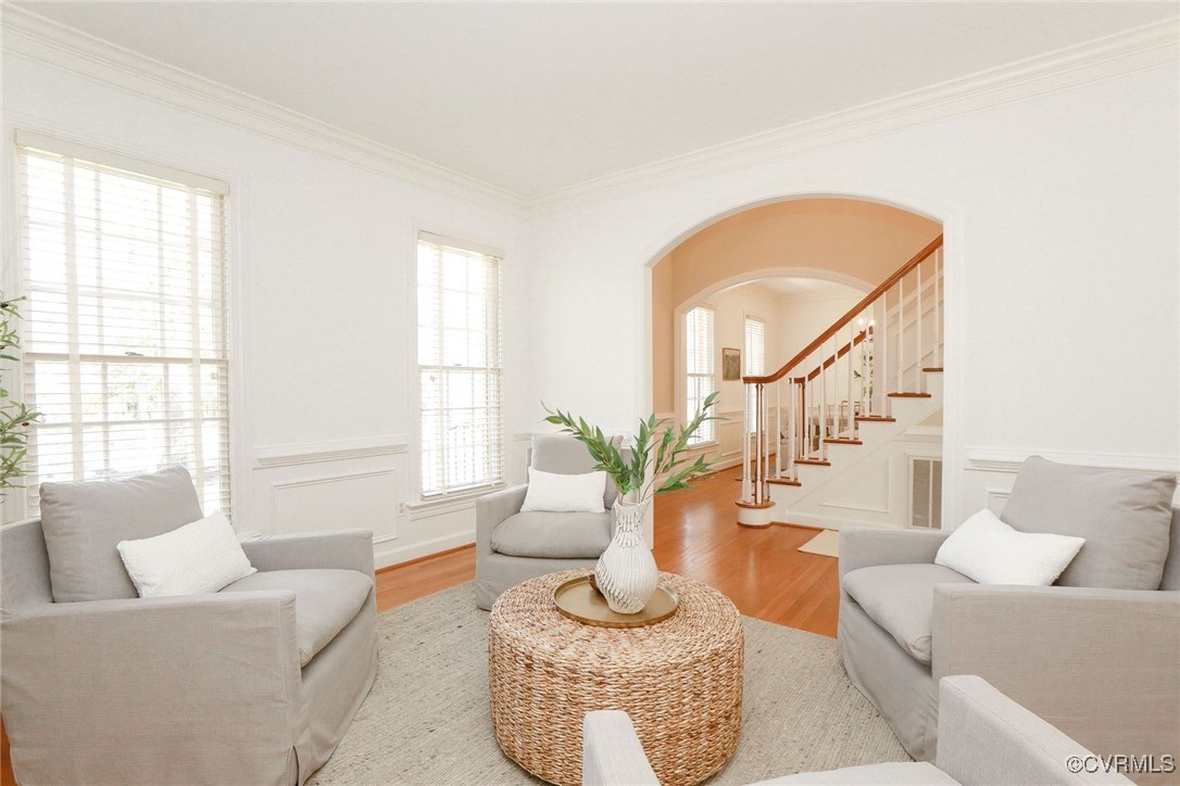 107 Muirfield Williamsburg, VA 23188 - Photo 7 of 36 a living room with furniture and a large window