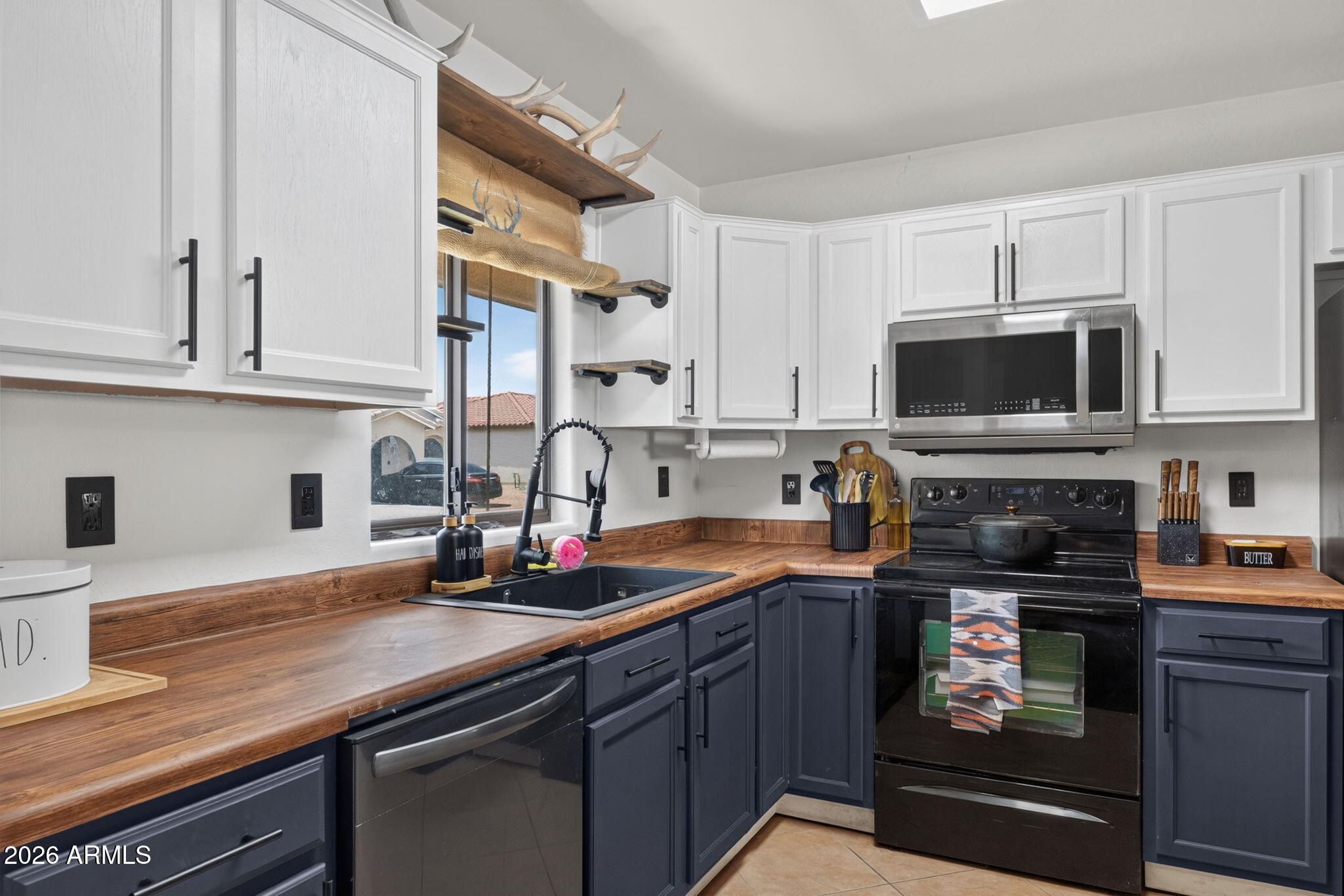2681 South Powell Road Apache Junction, AZ 85119 - Photo 8 of 40 Kitchen