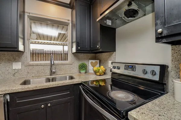 $2,400 | 9215 Sharpcrest Street, Houston, TX 77036