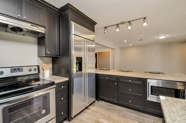 $2,400 | 9215 Sharpcrest Street, Houston, TX 77036