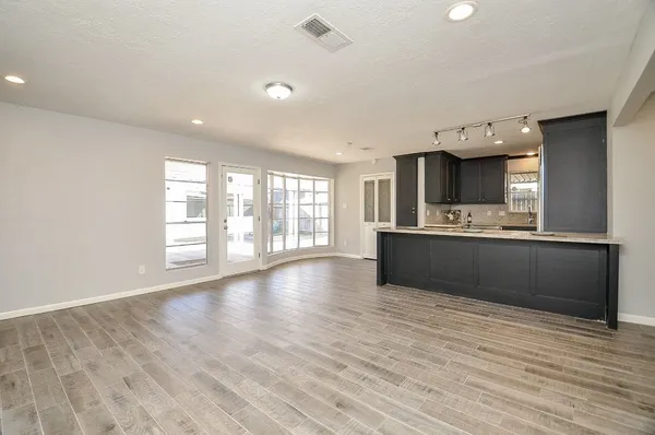 $2,400 | 9215 Sharpcrest Street, Houston, TX 77036