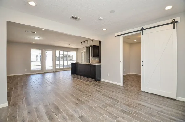 $2,400 | 9215 Sharpcrest Street, Houston, TX 77036