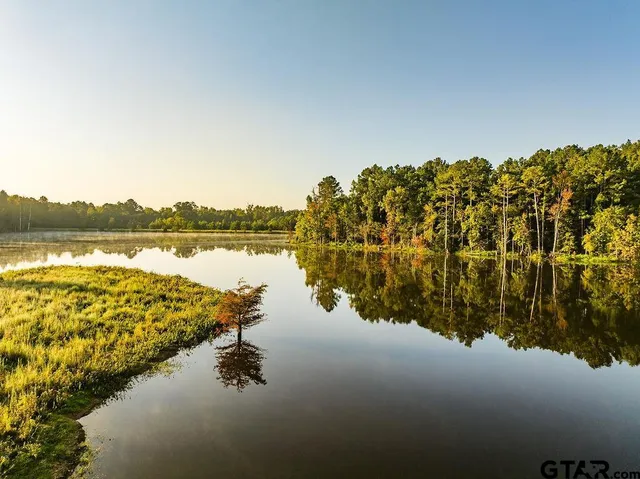 a view of a lake with houses