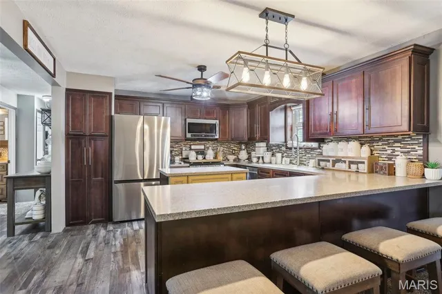 $850,000 | 688 Donnell Avenue, Donnellson, IL 62019