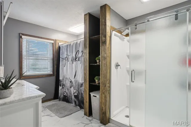 $850,000 | 688 Donnell Avenue, Donnellson, IL 62019