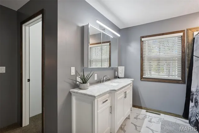 $850,000 | 688 Donnell Avenue, Donnellson, IL 62019