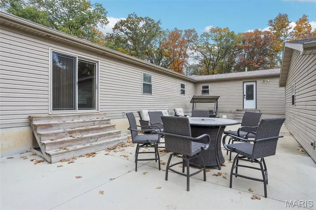 $850,000 | 688 Donnell Avenue, Donnellson, IL 62019