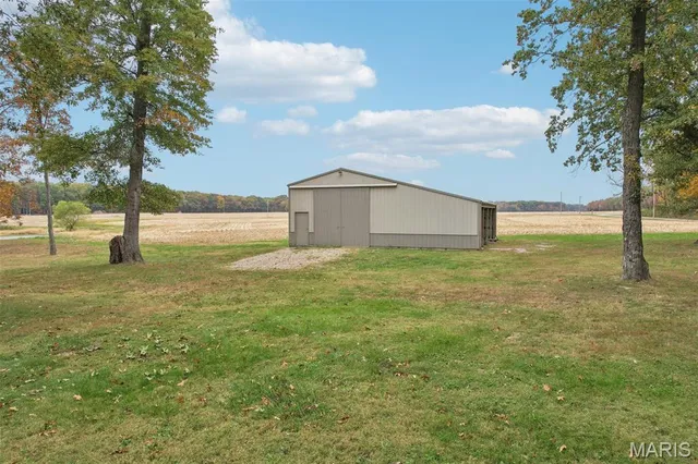 $850,000 | 688 Donnell Avenue, Donnellson, IL 62019