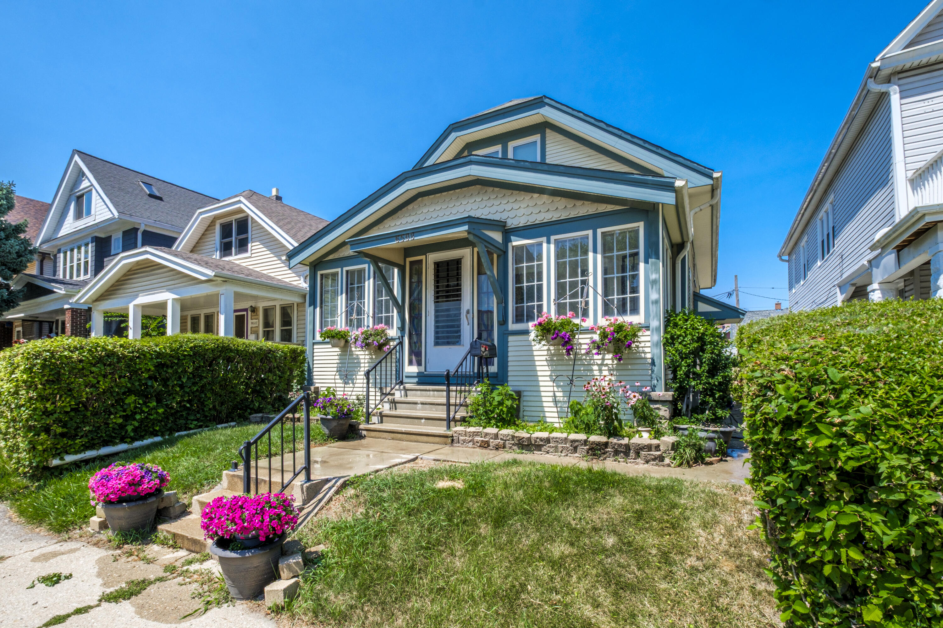 6508 West Mitchell Street West Allis, WI 53214 - Photo 2 of 28 Front