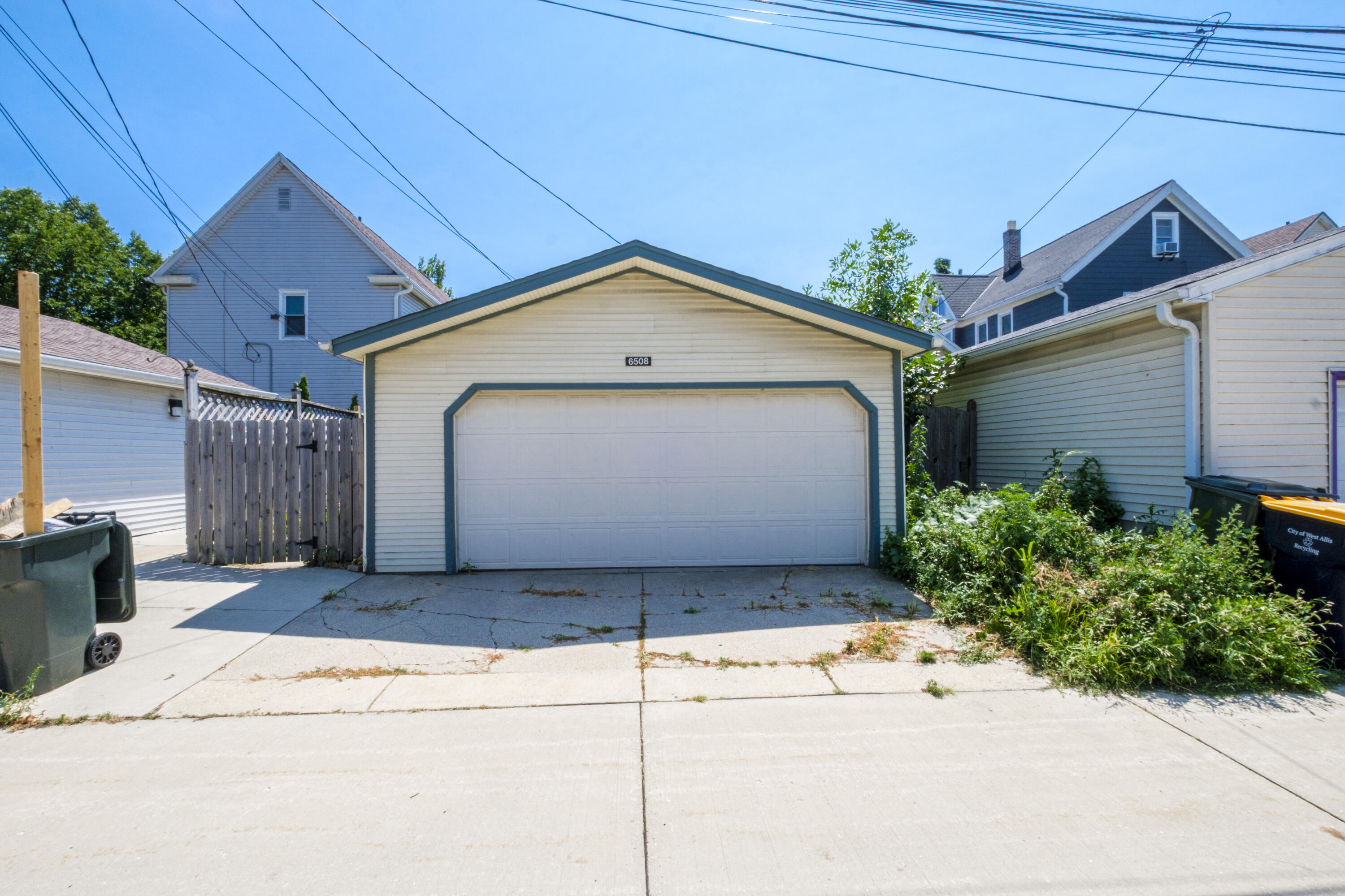 6508 West Mitchell Street West Allis, WI 53214 - Photo 28 of 28 Garage