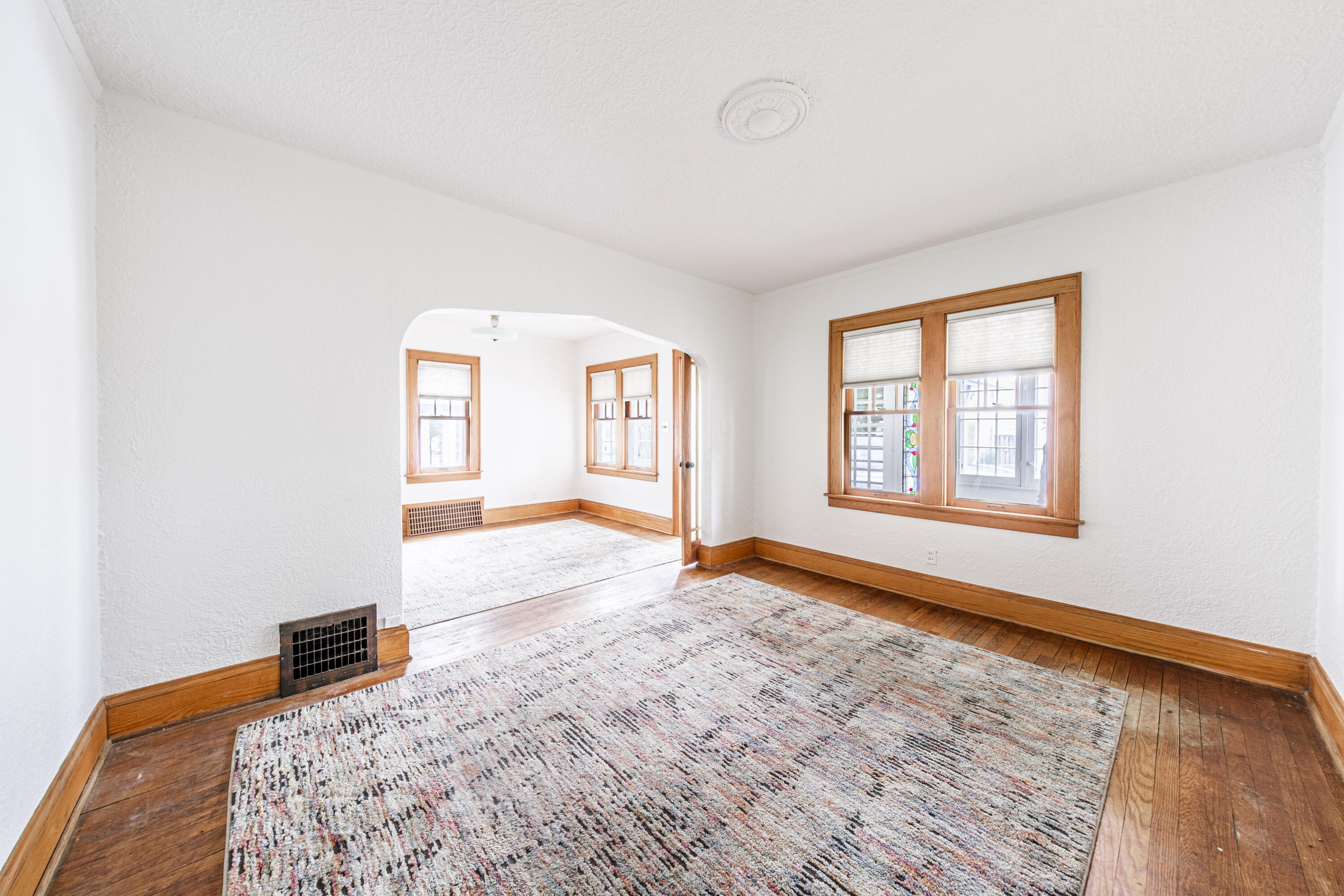 6508 West Mitchell Street West Allis, WI 53214 - Photo 9 of 28 Living Room