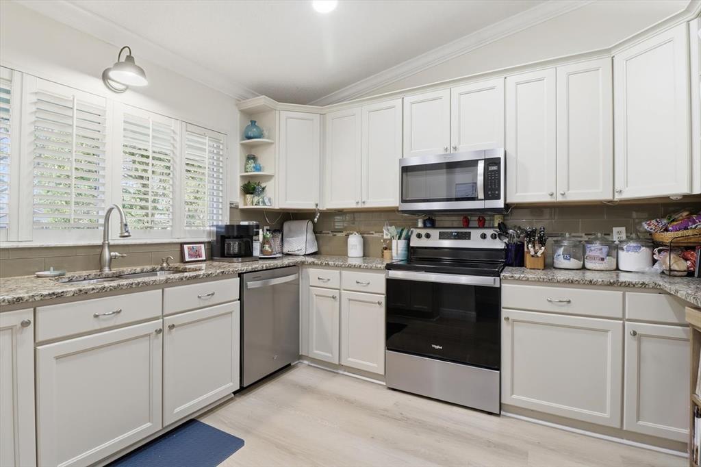 9285 Southwest 89th Terrace, Unit A Ocala, FL 34481 - Photo 9 of 39