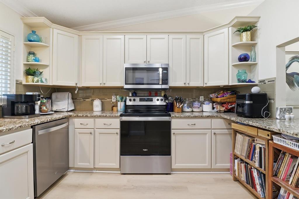 9285 Southwest 89th Terrace, Unit A Ocala, FL 34481 - Photo 10 of 39