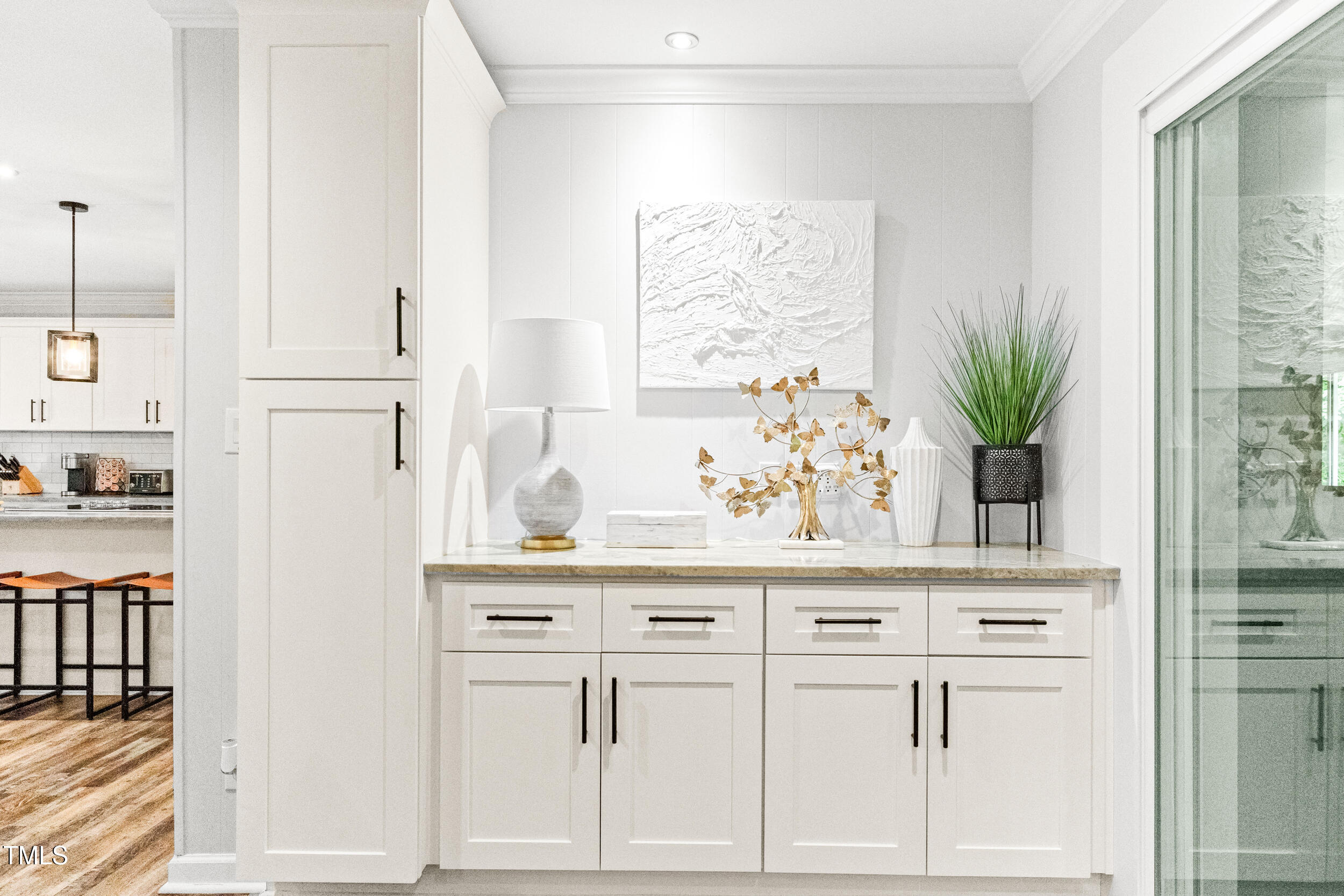 911 Temple Street Raleigh, NC 27609 - Photo 14 of 61 Dry Bar