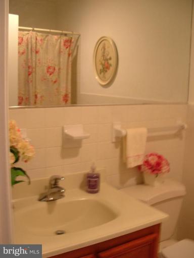 1 Algonquin Road Cambridge, MD 21613 - Photo 9 of 11 Bath #1