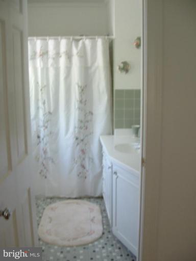 1 Algonquin Road Cambridge, MD 21613 - Photo 10 of 11 Bath #2