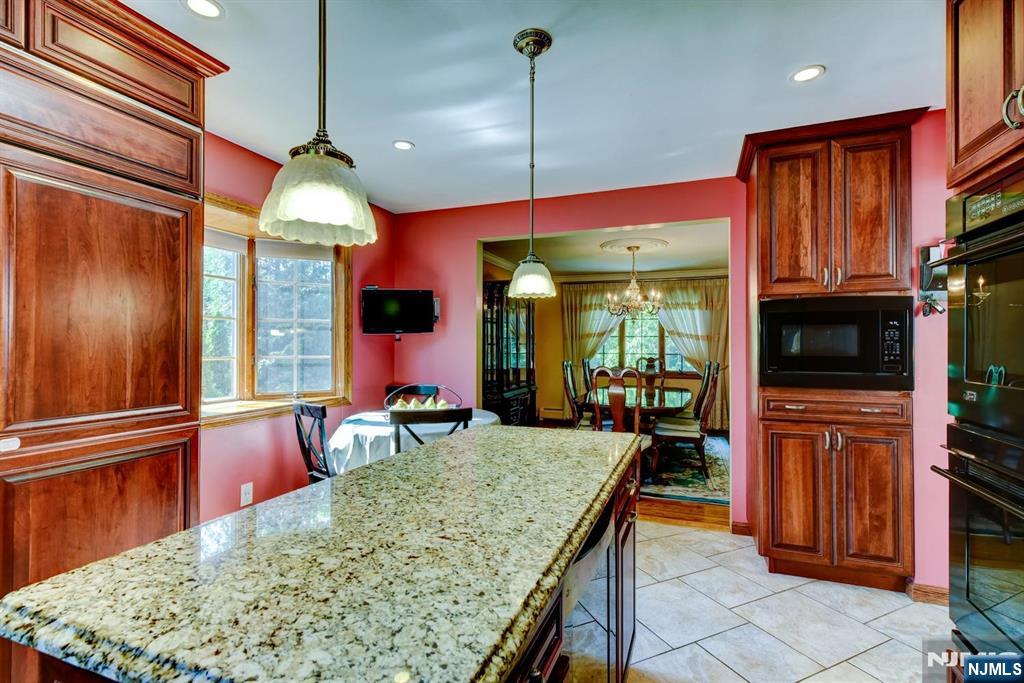 11 Yellow Brick Road Wayne, NJ 07470 - Photo 16 of 41