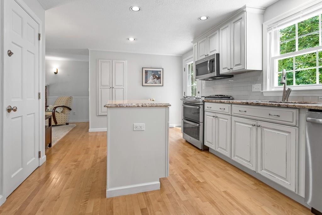 5 Hazeltine Road Upton, MA 01568 - Photo 3 of 33 Gallery Image 3