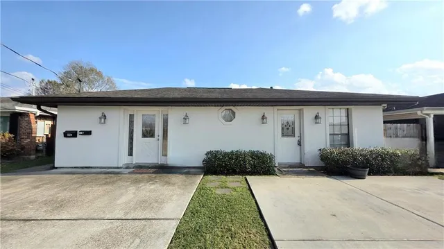 $2,000 | 111 Vista Drive, Unit A, Belle Chasse, LA 70037