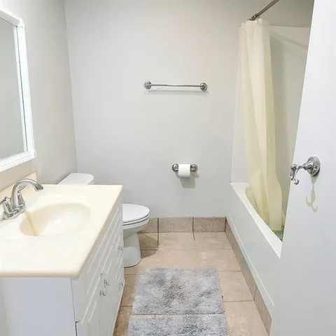 $2,000 | 111 Vista Drive, Unit A, Belle Chasse, LA 70037