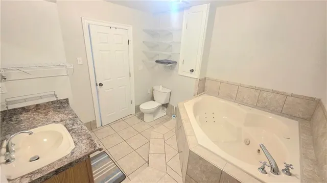 $2,000 | 111 Vista Drive, Unit A, Belle Chasse, LA 70037