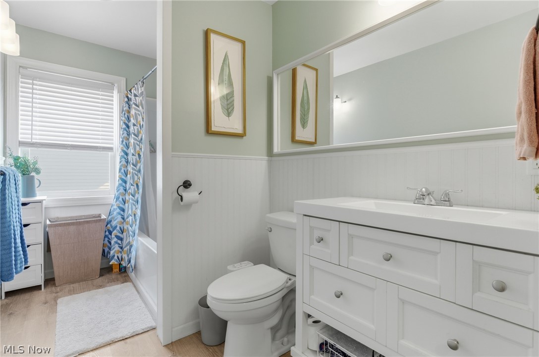 3674 Stoer Road Beachwood, OH 44122 - Photo 25 of 37 Hallway Bath