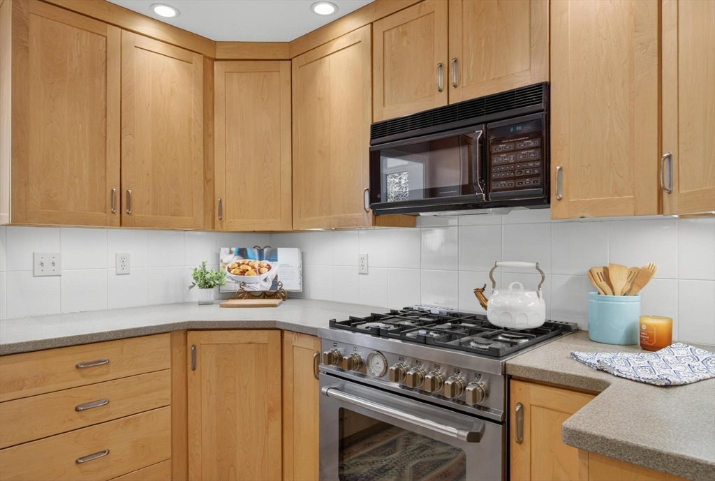 18 Bromfield Road Acton, MA 01720 - Photo 7 of 40