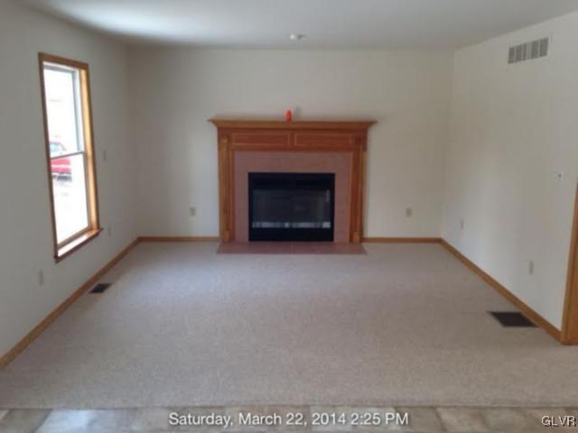 2609 Powder Horn Road Henryville, PA 18332 - Photo 3 of 10 Gallery Image 3